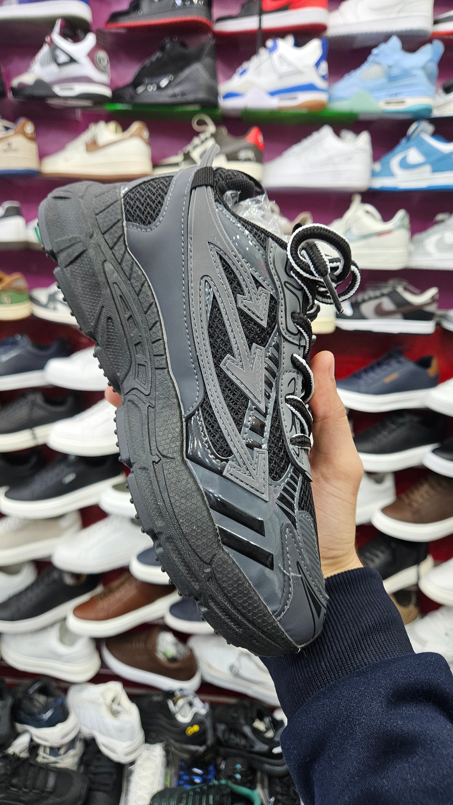 Off-White 2026 noir/gris