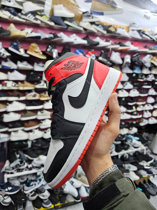 Air jordan one white Red
