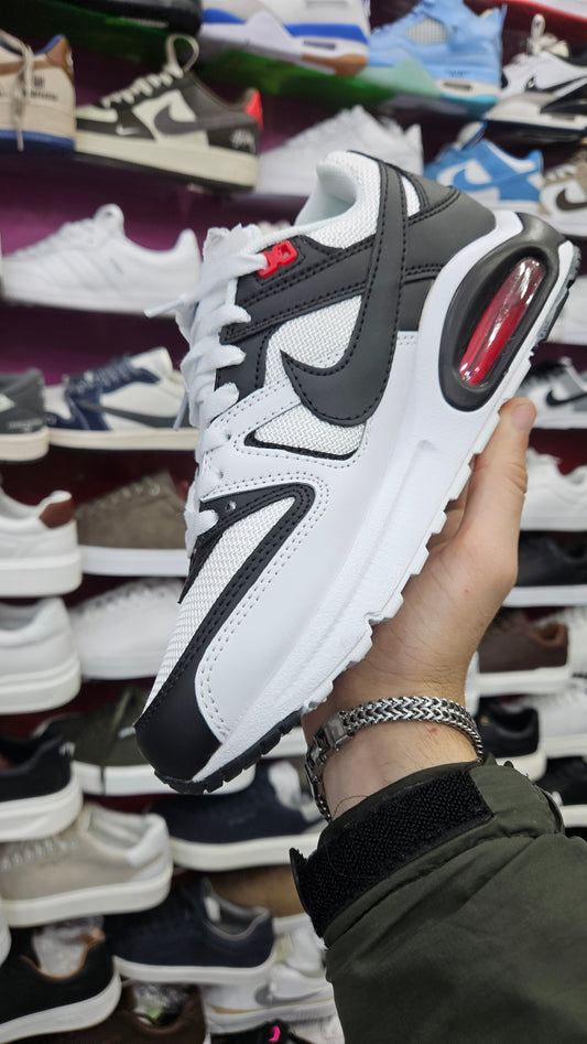 Nike Air Max Command blanc et noire