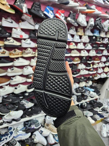 Harmont & Blain black