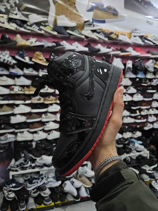 Nike air jordan 1 black red