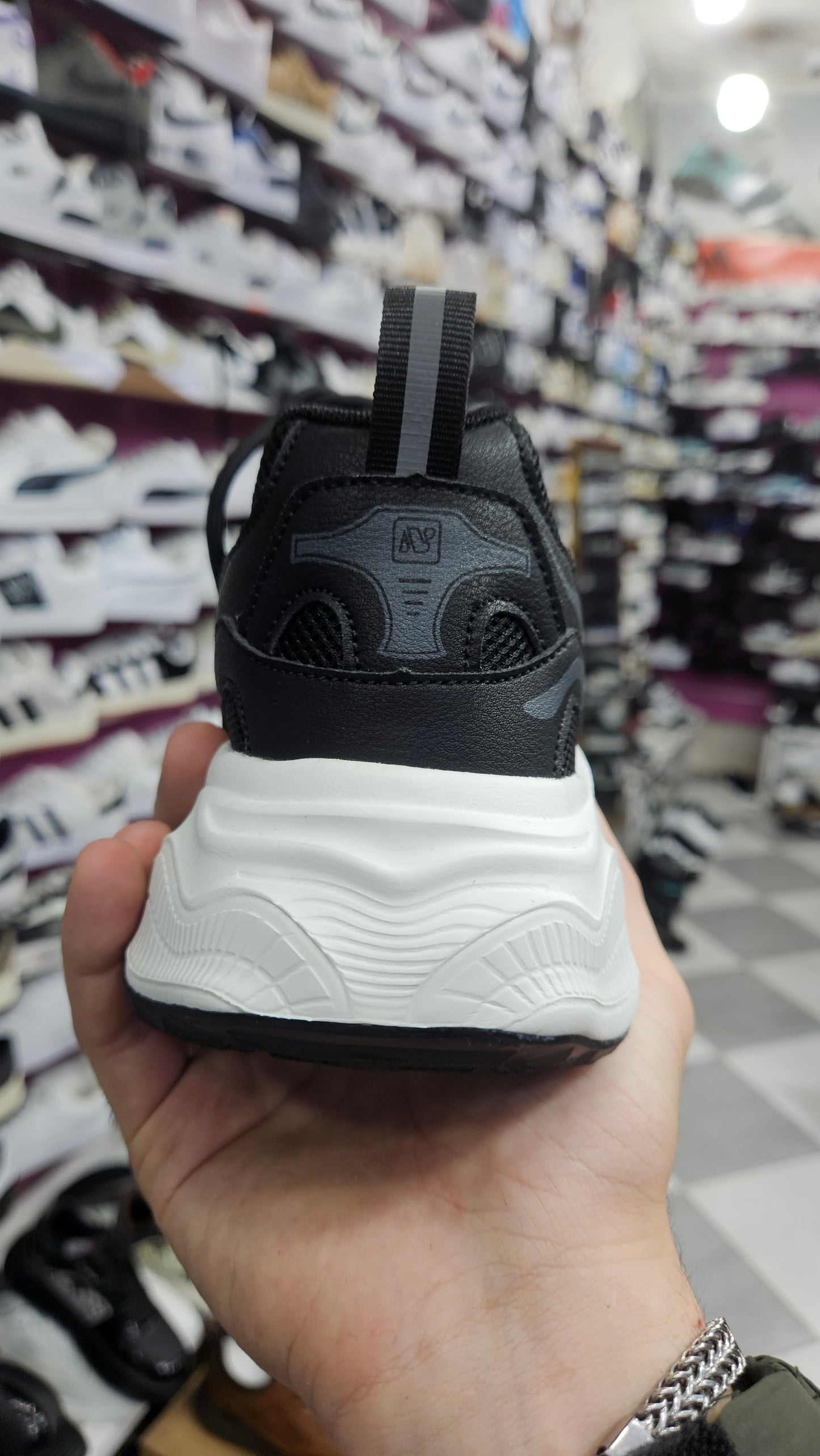 New balance noire