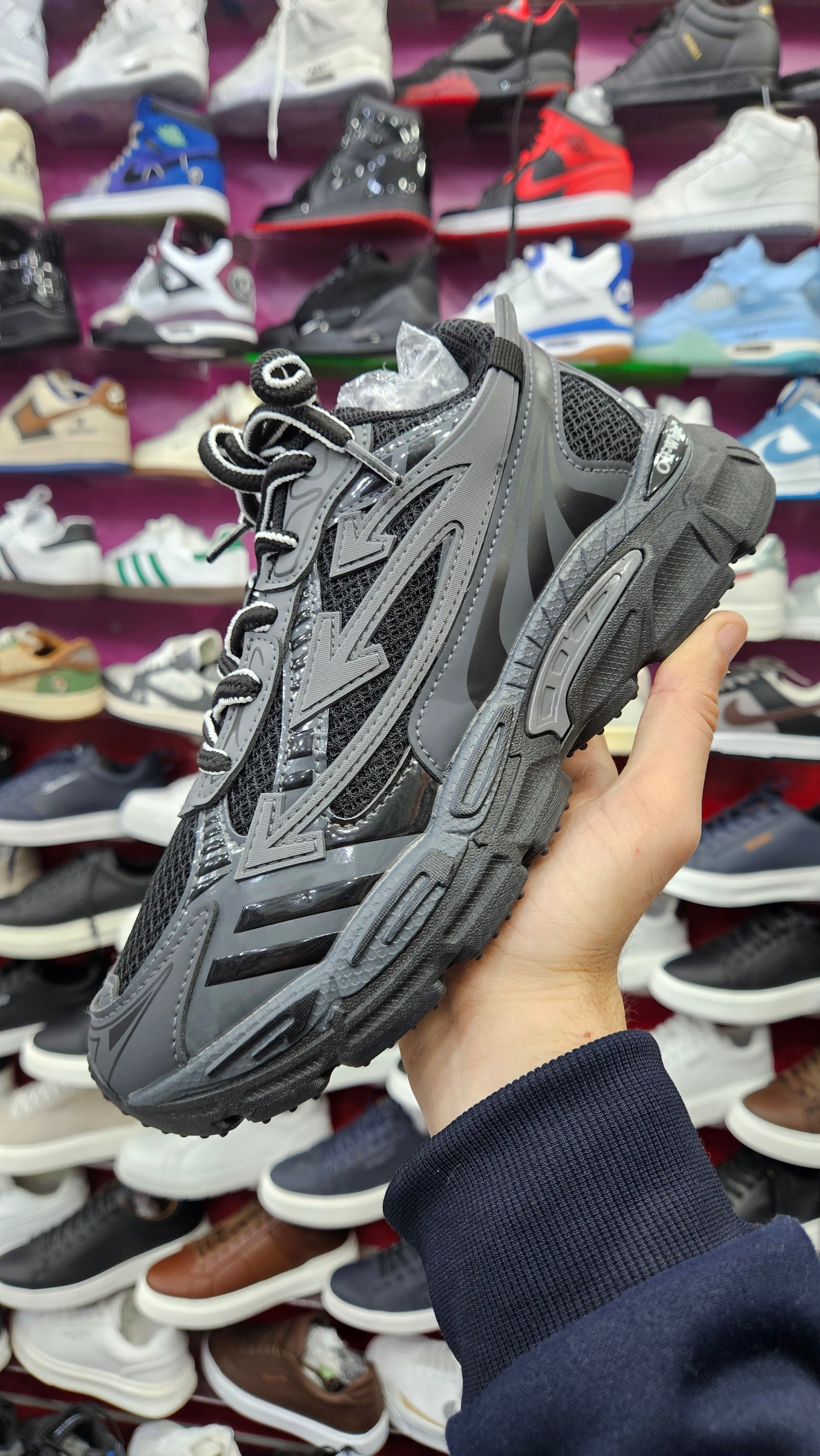 Off-White 2026 noir/gris