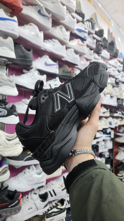 New balance black