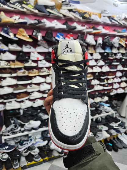 Air jordan one white Red