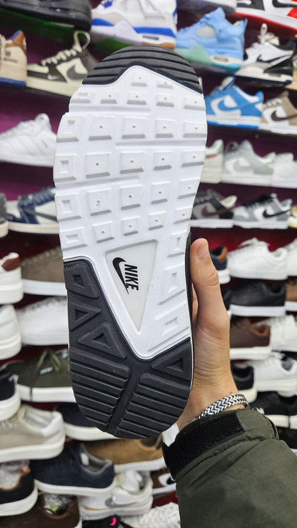 Nike Air Max Command blanc et noire