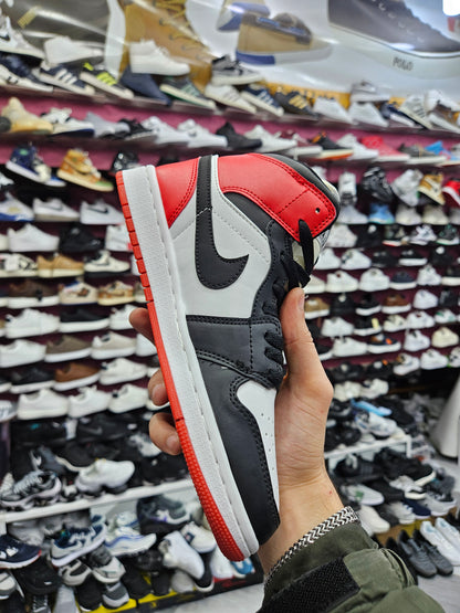 Air jordan one white Red